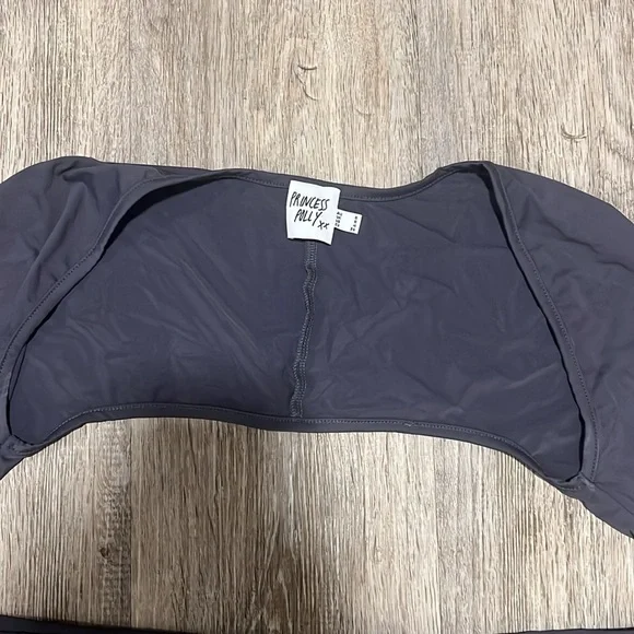 Princess Polly Cropped Shrug - Picture 3 of 9